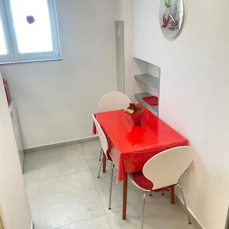2 App For 3 Persons With 2 Terraces Near Beach&town * פורץ