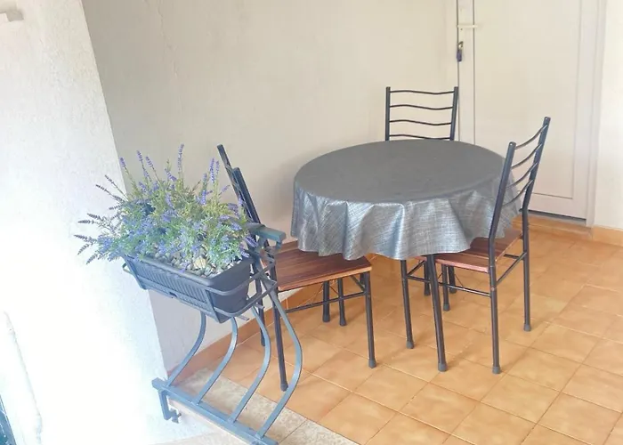 شقة 2 App For 3 Persons With 2 Terraces Near Beach&town بوريتش