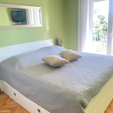 2 App For 3 Persons With 2 Terraces Near Beach&town Lägenhet